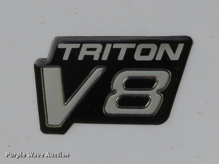 image for item DH1704 2000 Ford Econoline E350 Super Duty box truck