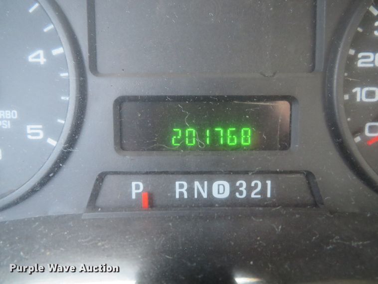 image for item DH1733 2005 Ford F350 Super Duty XLT Crew Cab pickup truck