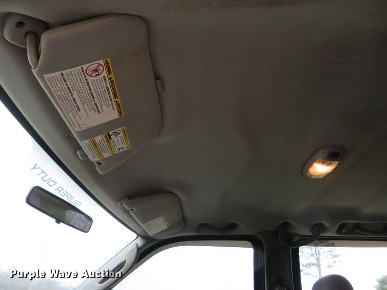 image for item DH1733 2005 Ford F350 Super Duty XLT Crew Cab pickup truck