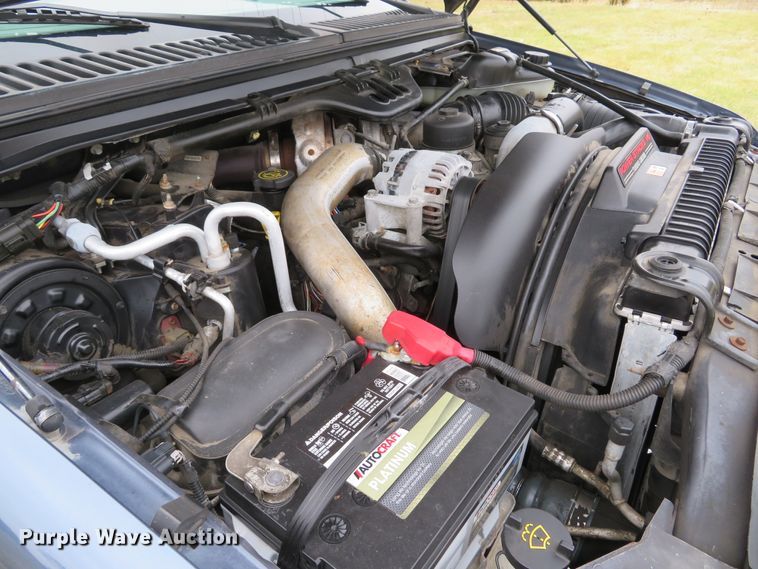 image for item DH1733 2005 Ford F350 Super Duty XLT Crew Cab pickup truck