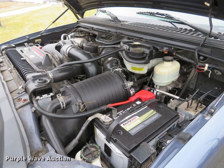 image for item DH1733 2005 Ford F350 Super Duty XLT Crew Cab pickup truck