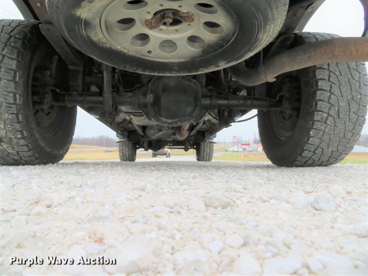 image for item DH1733 2005 Ford F350 Super Duty XLT Crew Cab pickup truck