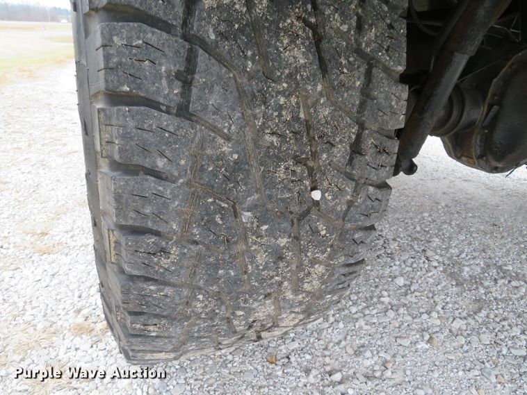 image for item DH1733 2005 Ford F350 Super Duty XLT Crew Cab pickup truck