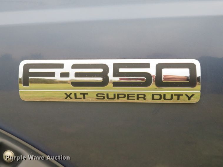 image for item DH1733 2005 Ford F350 Super Duty XLT Crew Cab pickup truck