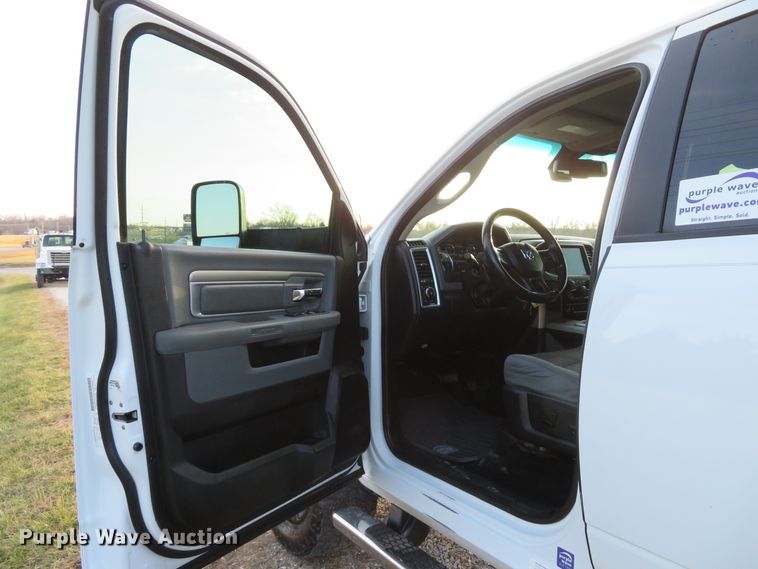 image for item DH1740 2014 Dodge Ram 3500HD Crew Cab pickup truck