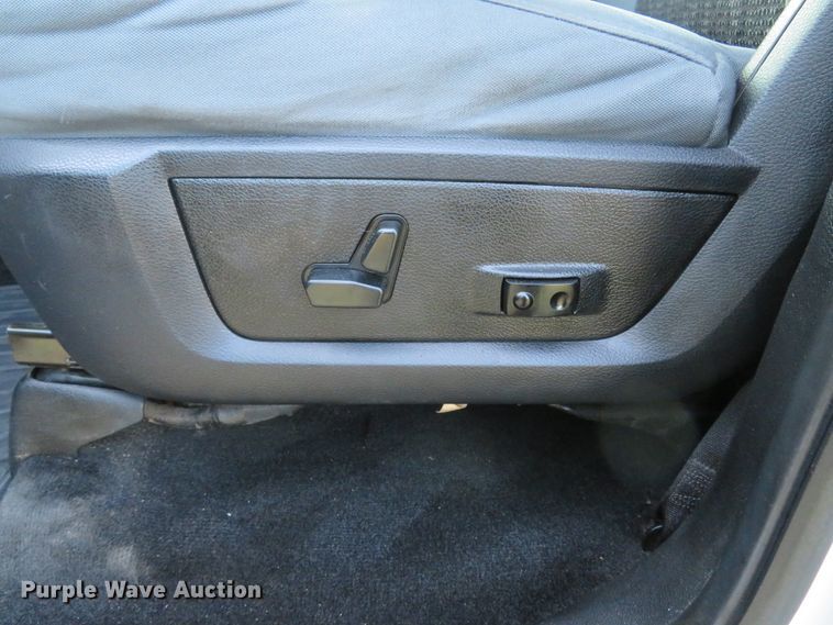 image for item DH1740 2014 Dodge Ram 3500HD Crew Cab pickup truck