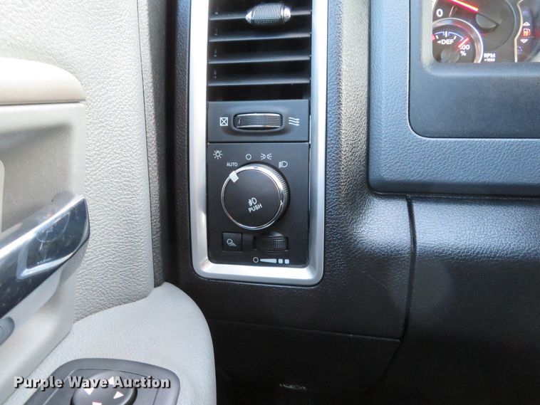 image for item DH1740 2014 Dodge Ram 3500HD Crew Cab pickup truck