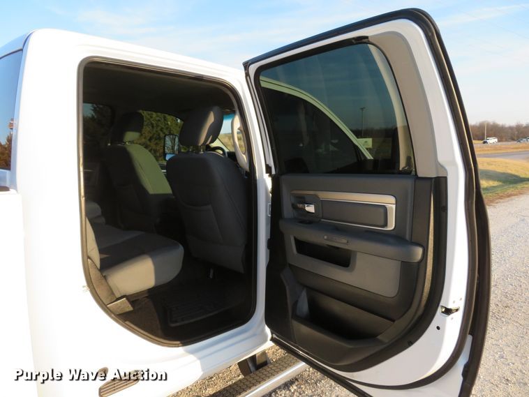 image for item DH1740 2014 Dodge Ram 3500HD Crew Cab pickup truck