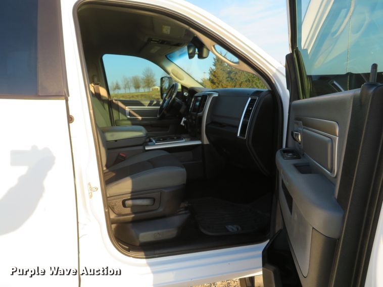 image for item DH1740 2014 Dodge Ram 3500HD Crew Cab pickup truck