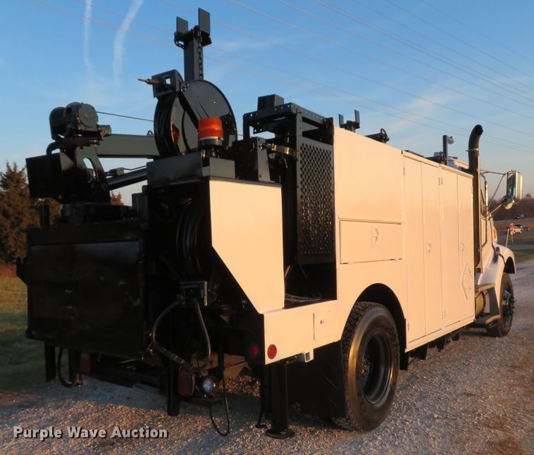 image for item DH1741 2007 Sterling L-Line service truck