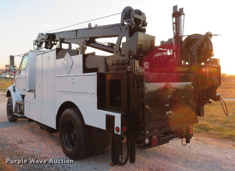 image for item DH1741 2007 Sterling L-Line service truck