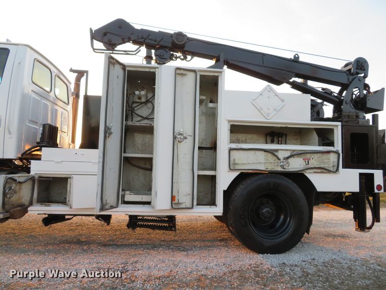 image for item DH1741 2007 Sterling L-Line service truck