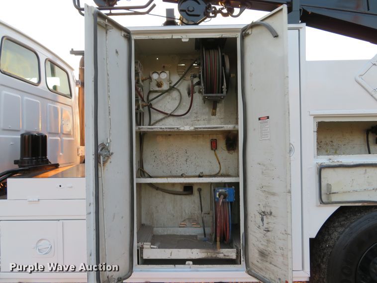 image for item DH1741 2007 Sterling L-Line service truck