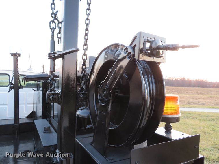 image for item DH1741 2007 Sterling L-Line service truck