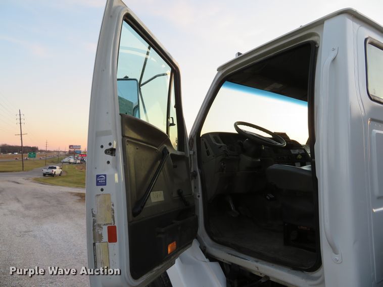 image for item DH1741 2007 Sterling L-Line service truck