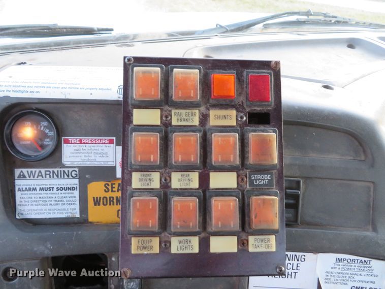 image for item DH1741 2007 Sterling L-Line service truck