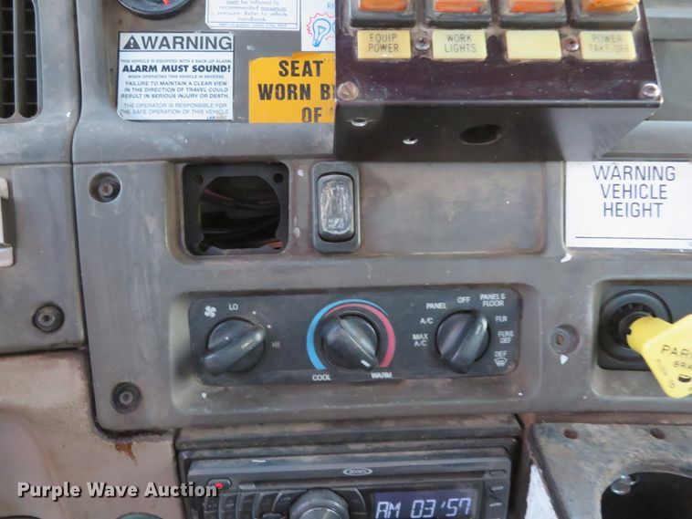 image for item DH1741 2007 Sterling L-Line service truck