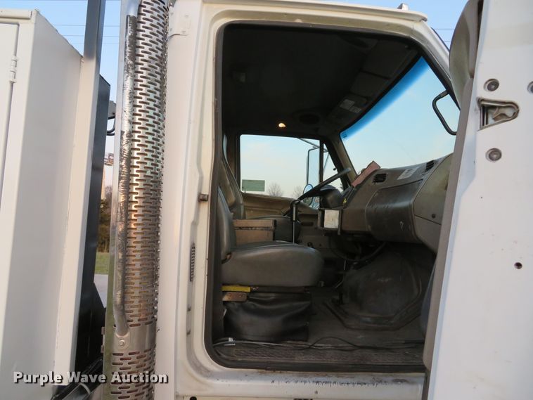 image for item DH1741 2007 Sterling L-Line service truck