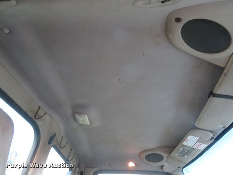 image for item DH1741 2007 Sterling L-Line service truck