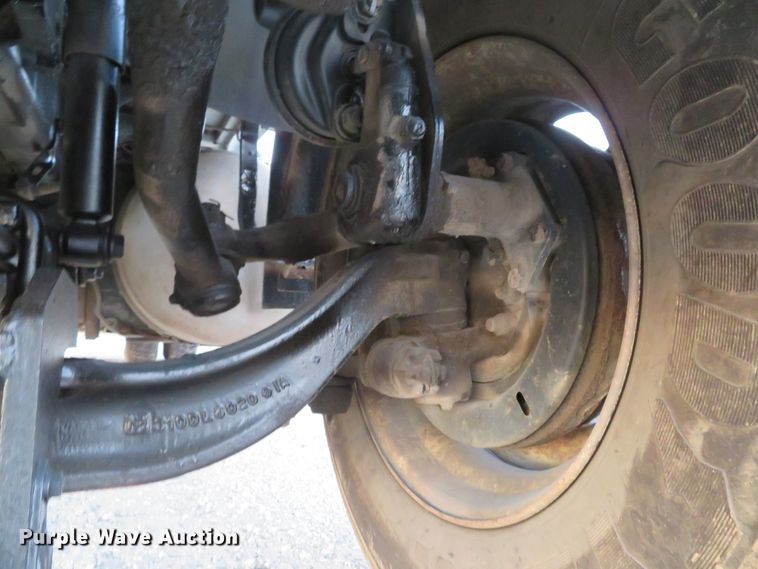 image for item DH1741 2007 Sterling L-Line service truck