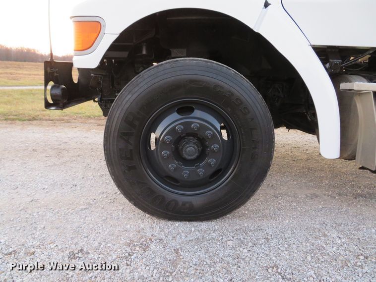 image for item DH1741 2007 Sterling L-Line service truck