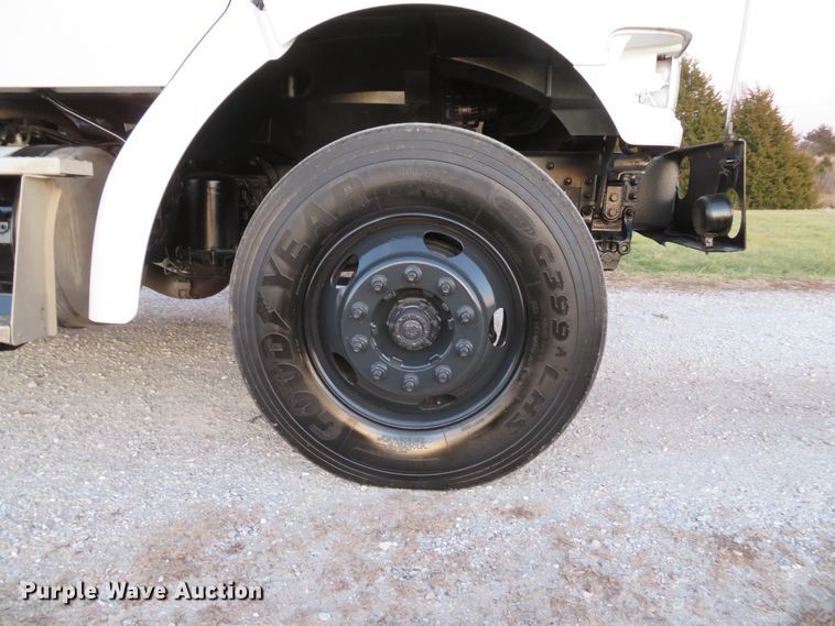 image for item DH1741 2007 Sterling L-Line service truck