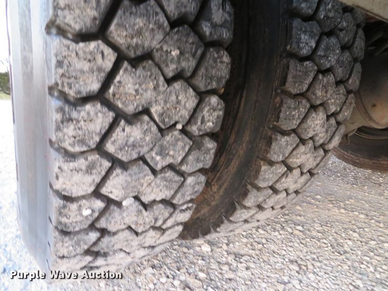 image for item DH1741 2007 Sterling L-Line service truck