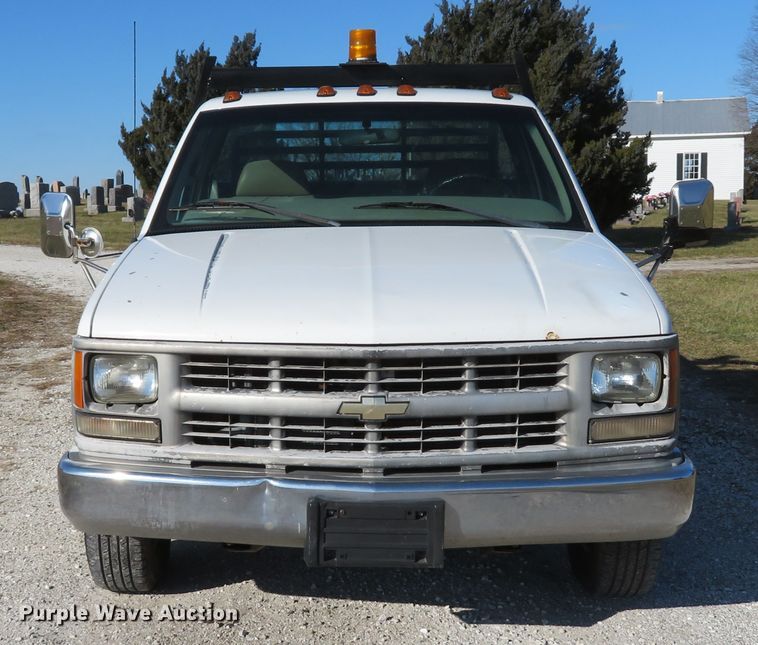 image for item DH1744 2000 Chevrolet C3500 flatbed pickup truck
