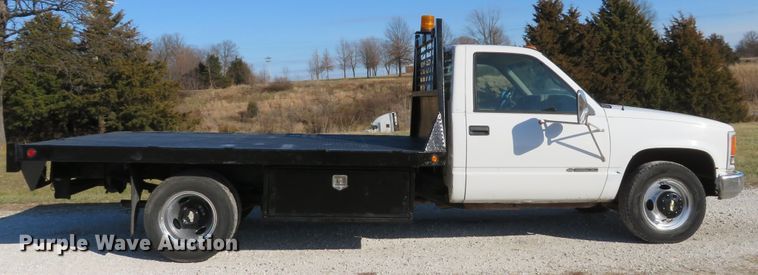 image for item DH1744 2000 Chevrolet C3500 flatbed pickup truck