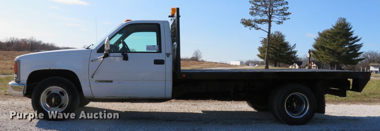 image for item DH1744 2000 Chevrolet C3500 flatbed pickup truck