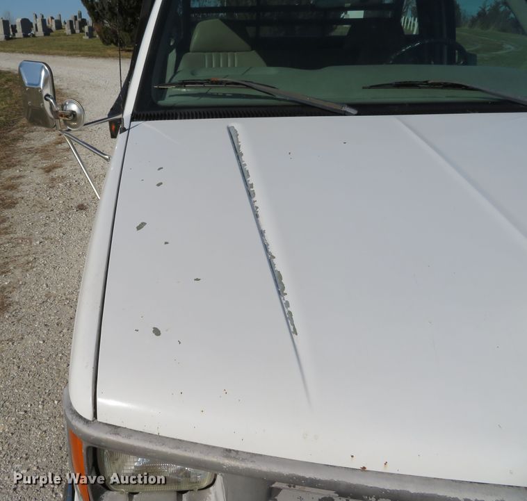 image for item DH1744 2000 Chevrolet C3500 flatbed pickup truck