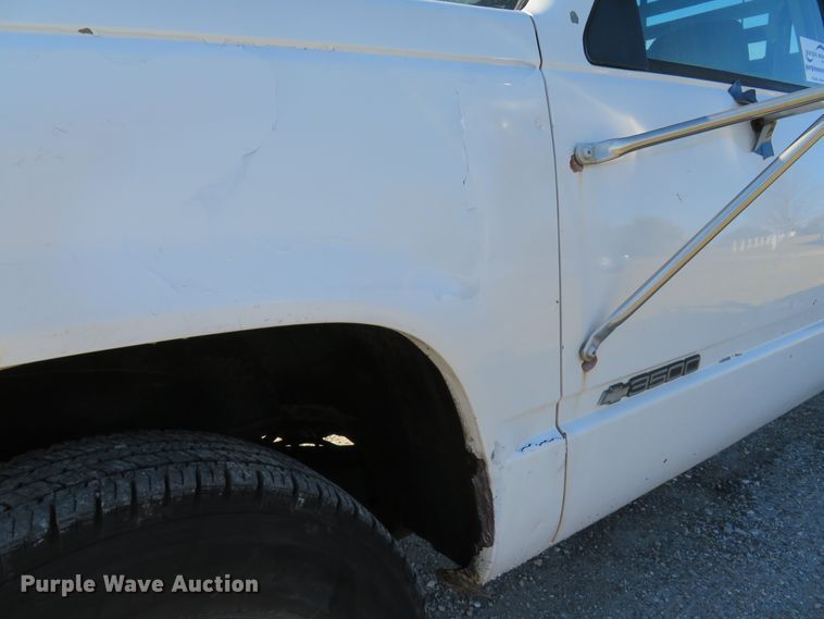 image for item DH1744 2000 Chevrolet C3500 flatbed pickup truck