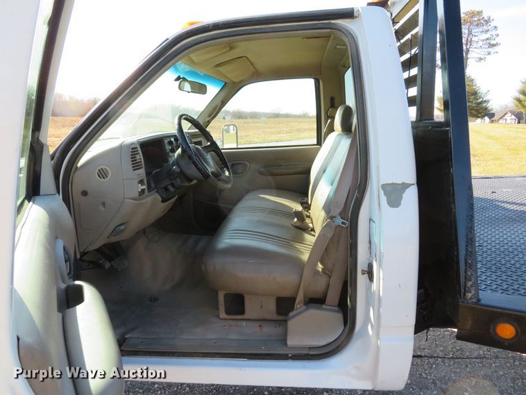 image for item DH1744 2000 Chevrolet C3500 flatbed pickup truck