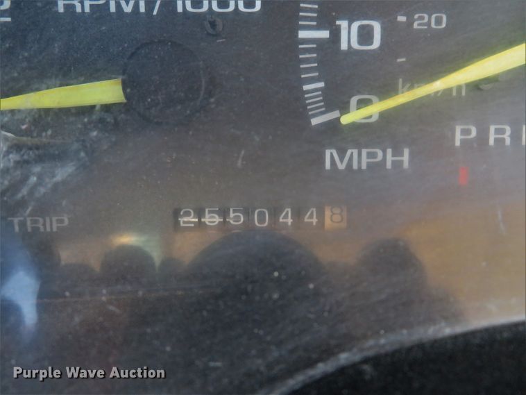 image for item DH1744 2000 Chevrolet C3500 flatbed pickup truck