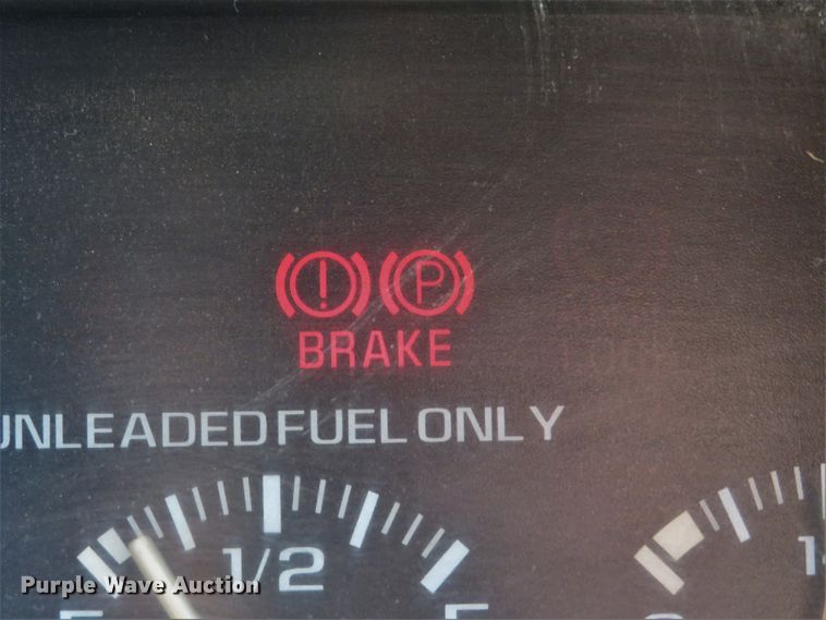 image for item DH1744 2000 Chevrolet C3500 flatbed pickup truck