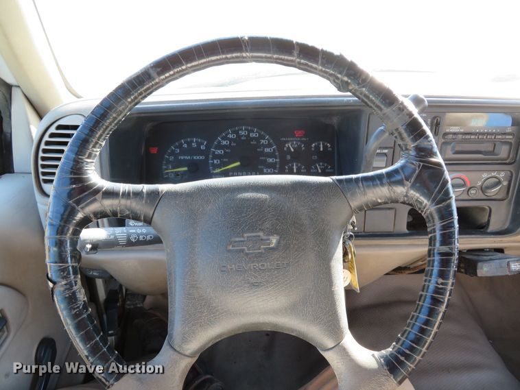 image for item DH1744 2000 Chevrolet C3500 flatbed pickup truck