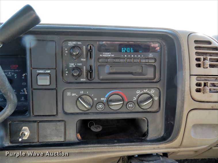 image for item DH1744 2000 Chevrolet C3500 flatbed pickup truck