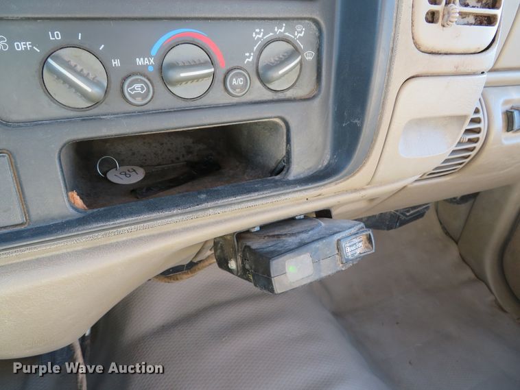 image for item DH1744 2000 Chevrolet C3500 flatbed pickup truck