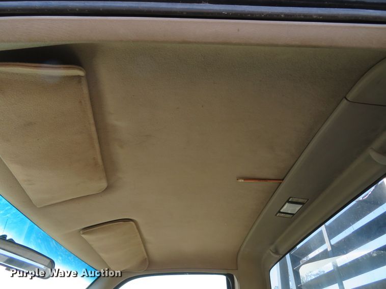 image for item DH1744 2000 Chevrolet C3500 flatbed pickup truck