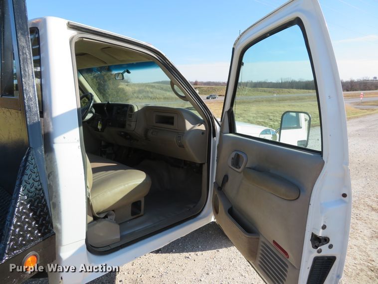 image for item DH1744 2000 Chevrolet C3500 flatbed pickup truck