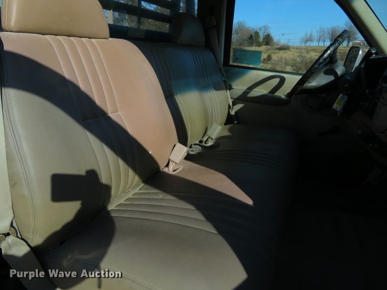 image for item DH1744 2000 Chevrolet C3500 flatbed pickup truck