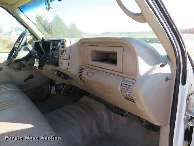 image for item DH1744 2000 Chevrolet C3500 flatbed pickup truck