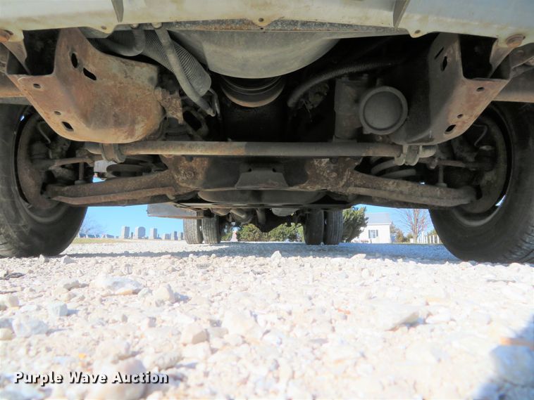 image for item DH1744 2000 Chevrolet C3500 flatbed pickup truck