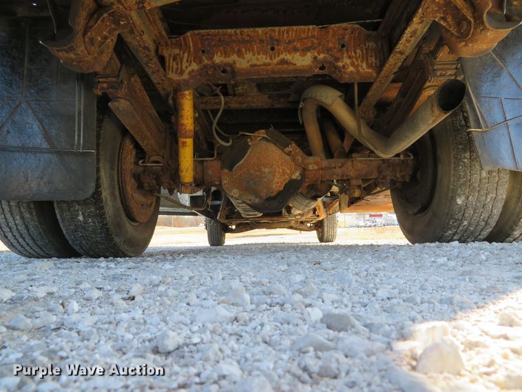 image for item DH1744 2000 Chevrolet C3500 flatbed pickup truck