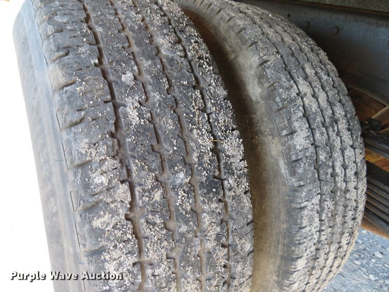 image for item DH1744 2000 Chevrolet C3500 flatbed pickup truck