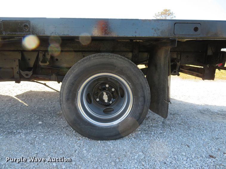 image for item DH1744 2000 Chevrolet C3500 flatbed pickup truck