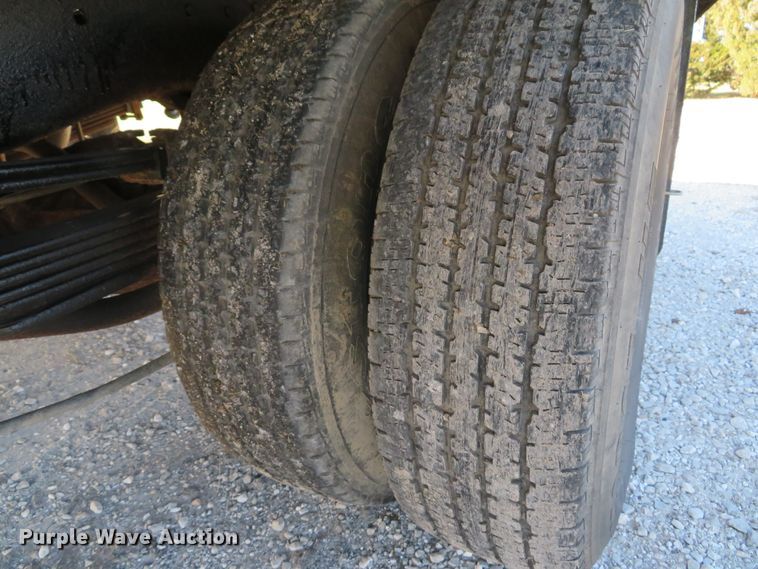 image for item DH1744 2000 Chevrolet C3500 flatbed pickup truck