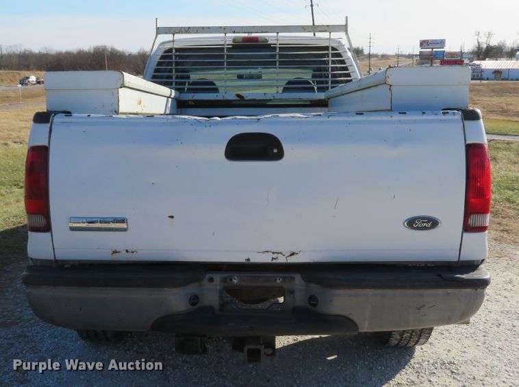 image for item DH1745 2005 Ford F350 Super Duty XL Crew Cab pickup truck