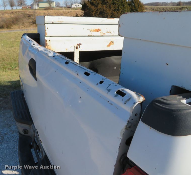 image for item DH1745 2005 Ford F350 Super Duty XL Crew Cab pickup truck