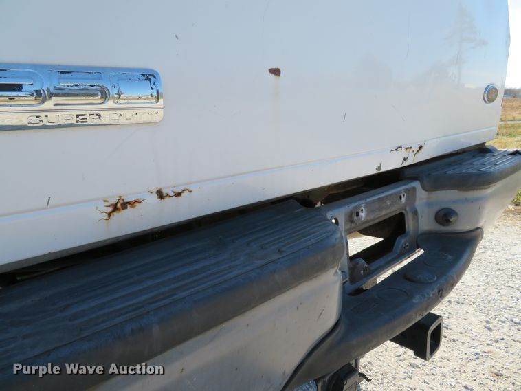 image for item DH1745 2005 Ford F350 Super Duty XL Crew Cab pickup truck